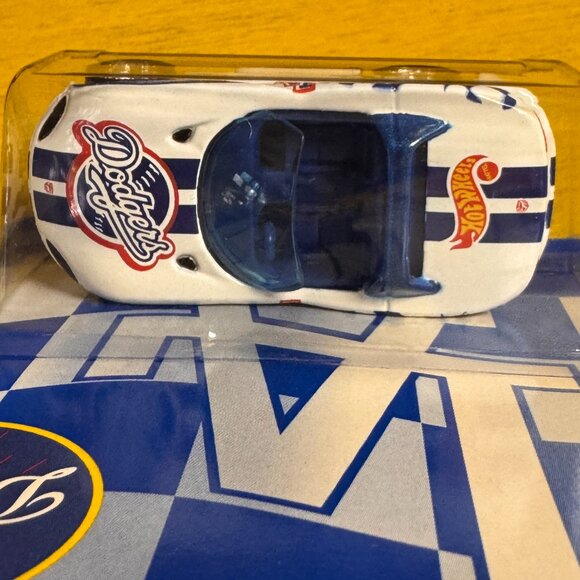 Hot Wheels-Dodge Viper RT/10- LA Dodgers Stadium Exclusive 1999 Special Edition - Picture 4 of 5